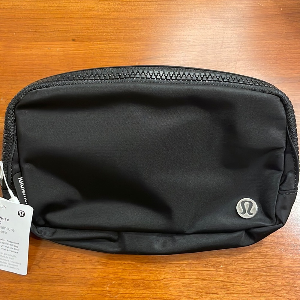 NWT Lululemon - Everywhere Belt Bag - Black